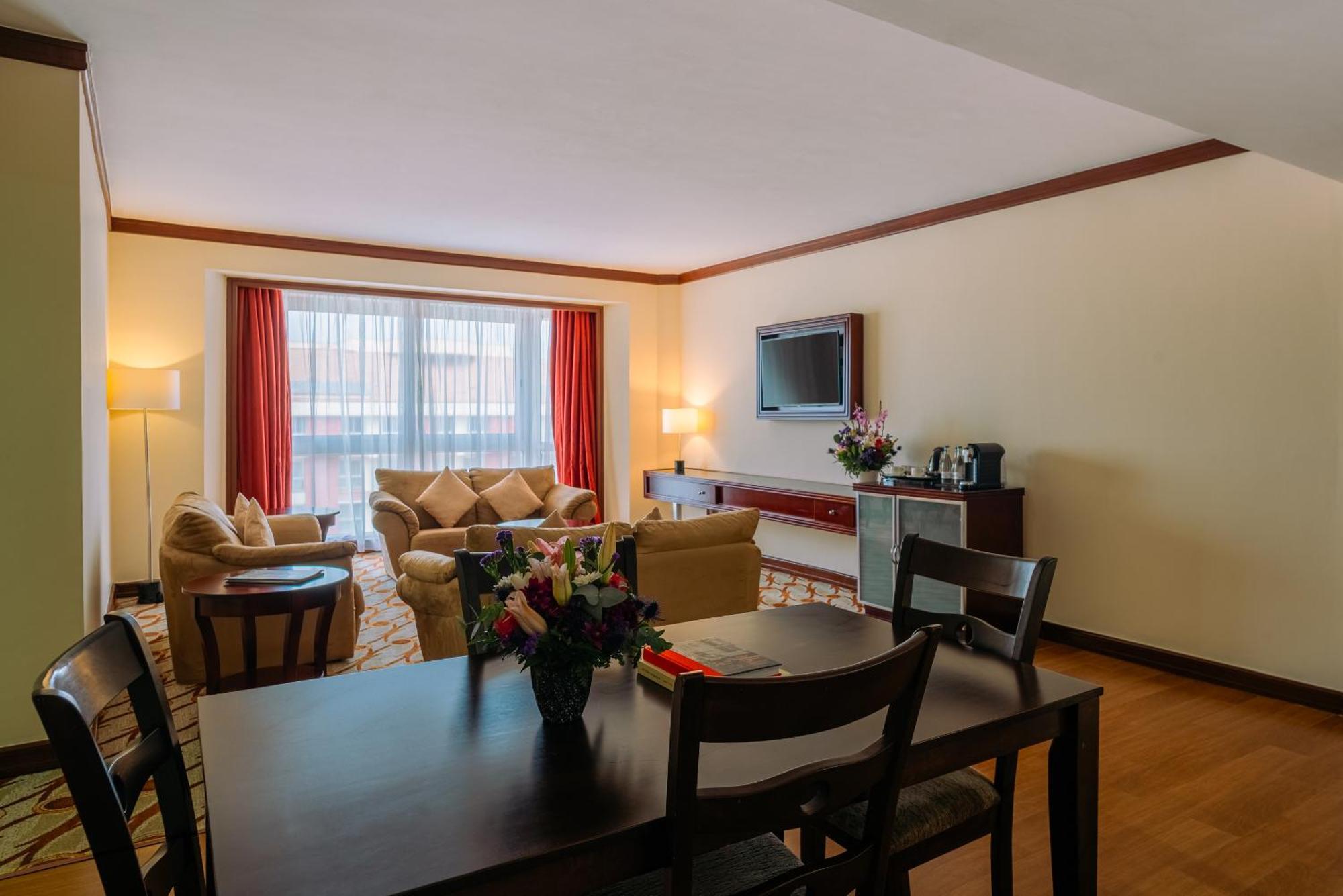 Moevenpick Hotel & Residences Nairobi Bagian luar foto