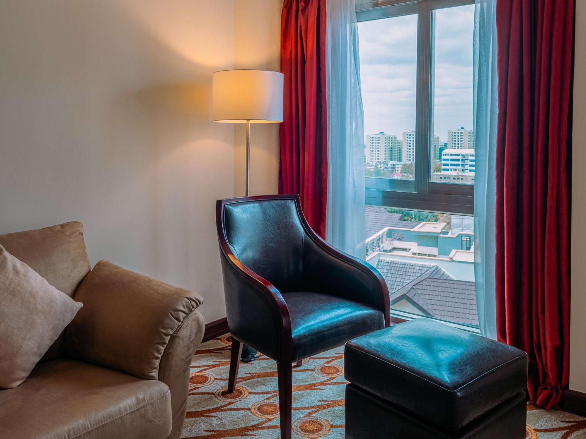 Moevenpick Hotel & Residences Nairobi Bagian luar foto
