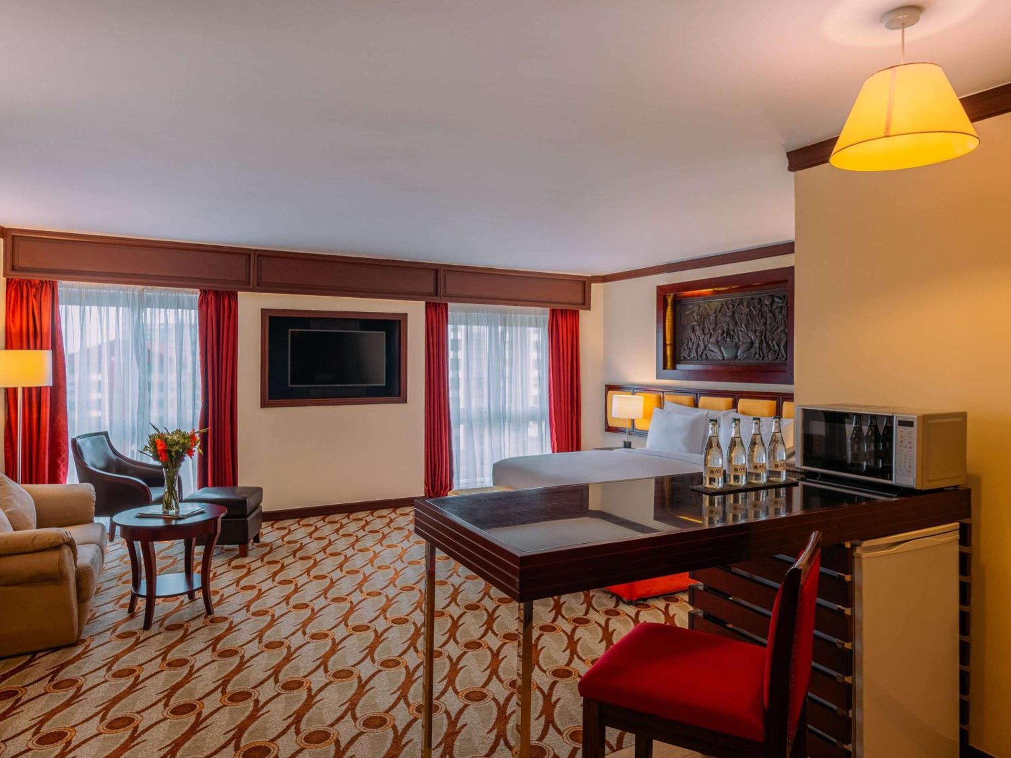 Moevenpick Hotel & Residences Nairobi Bagian luar foto