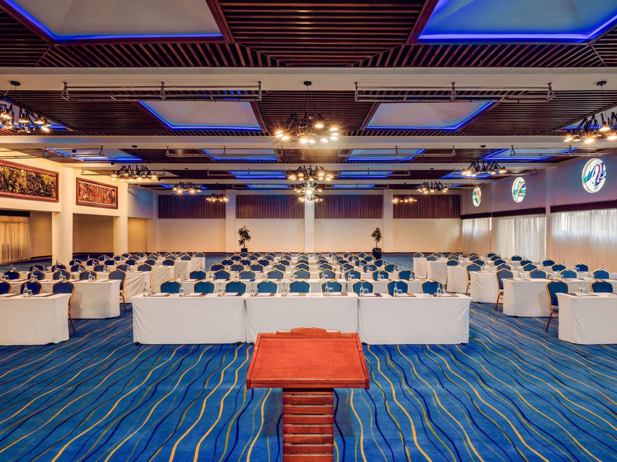 Moevenpick Hotel & Residences Nairobi Bagian luar foto