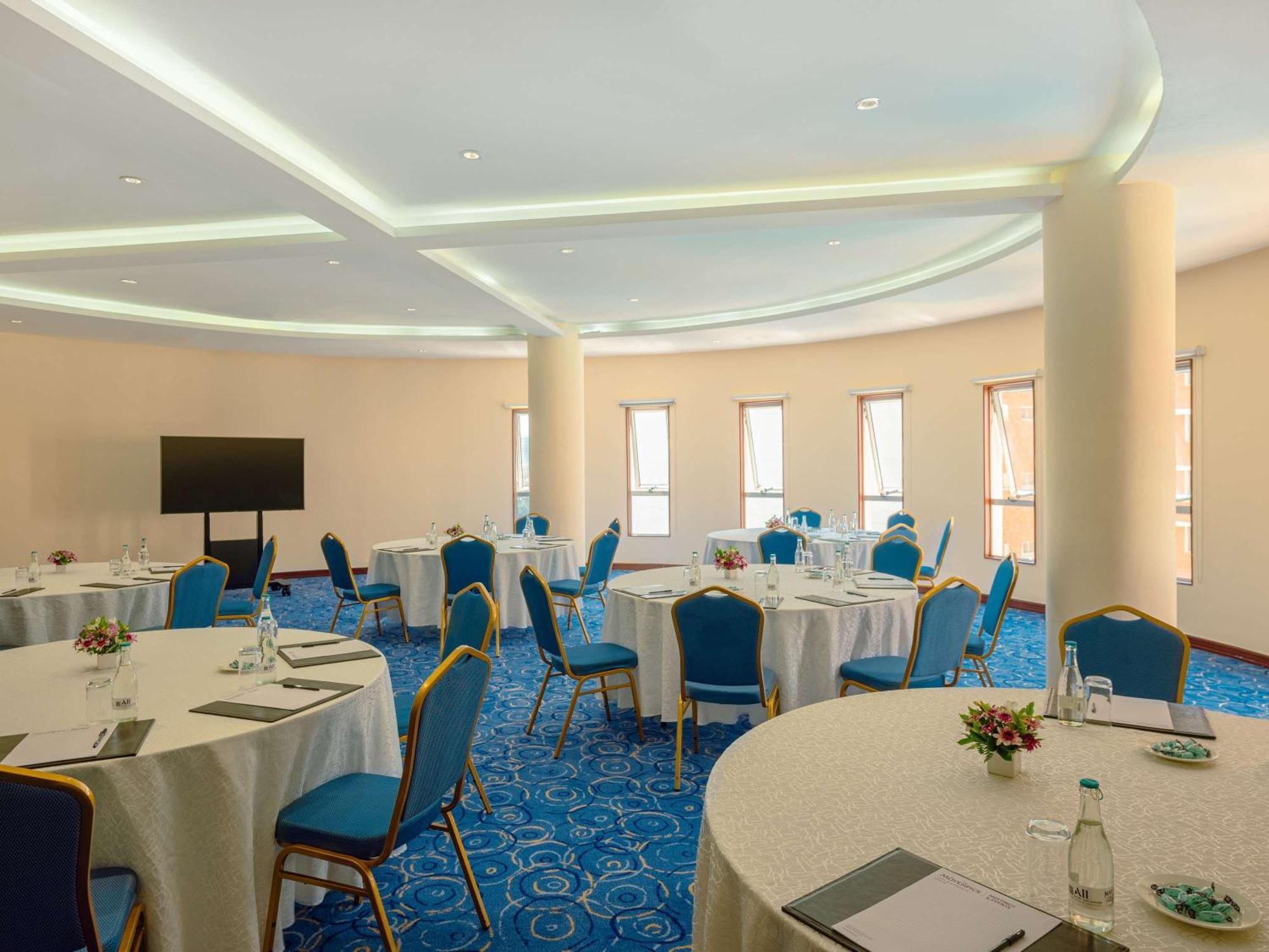 Moevenpick Hotel & Residences Nairobi Bagian luar foto