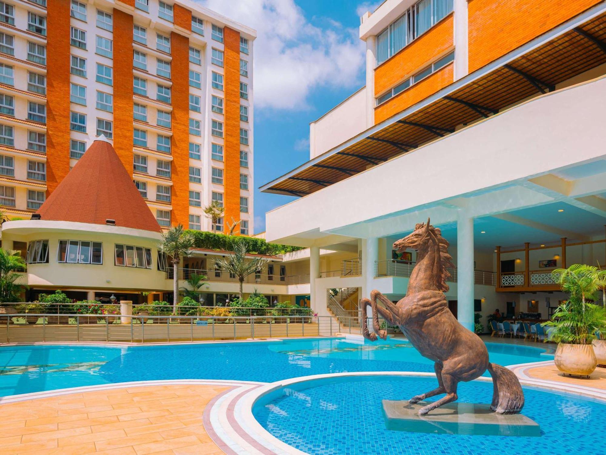 Moevenpick Hotel & Residences Nairobi Bagian luar foto