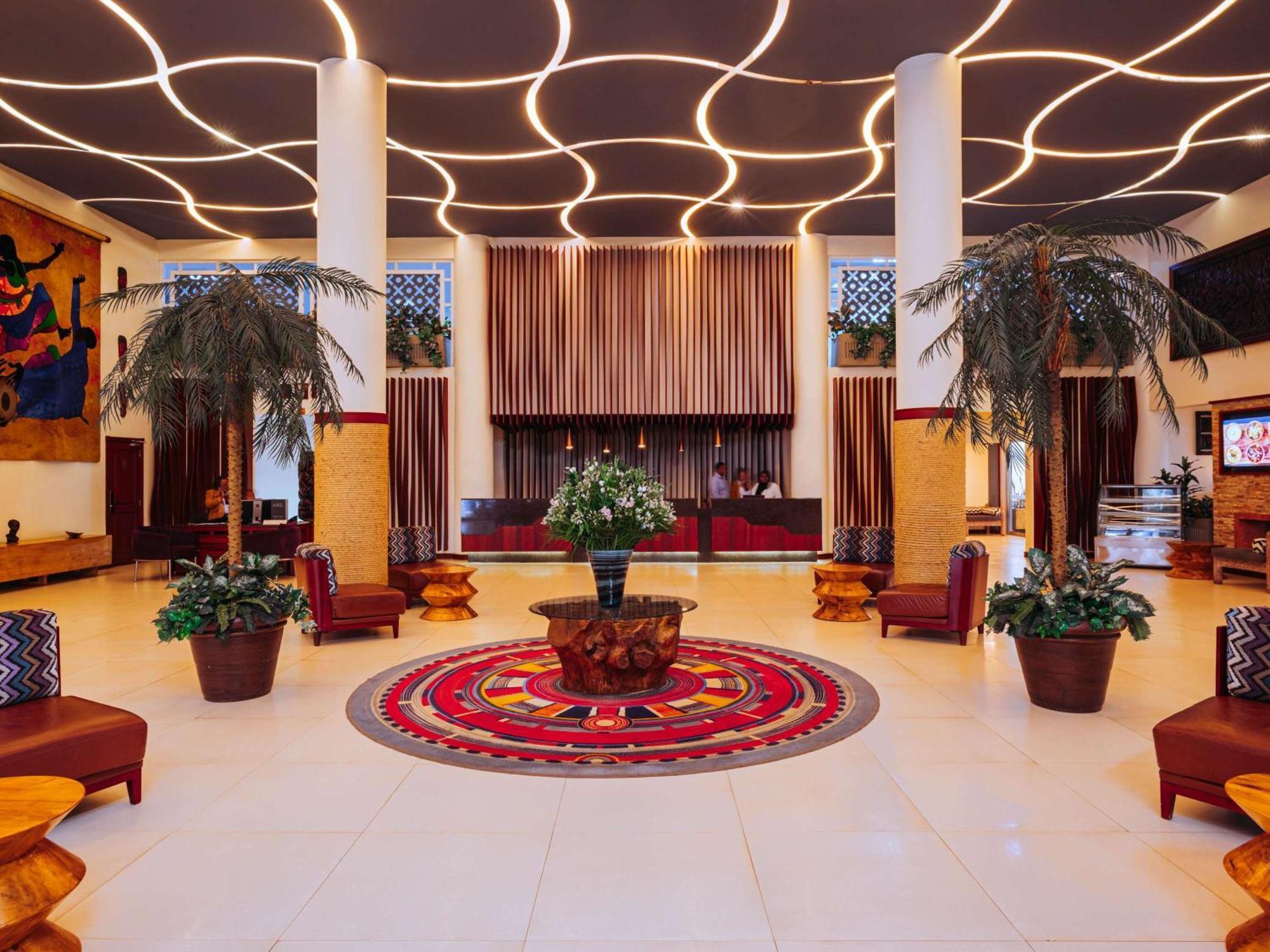 Moevenpick Hotel & Residences Nairobi Bagian luar foto