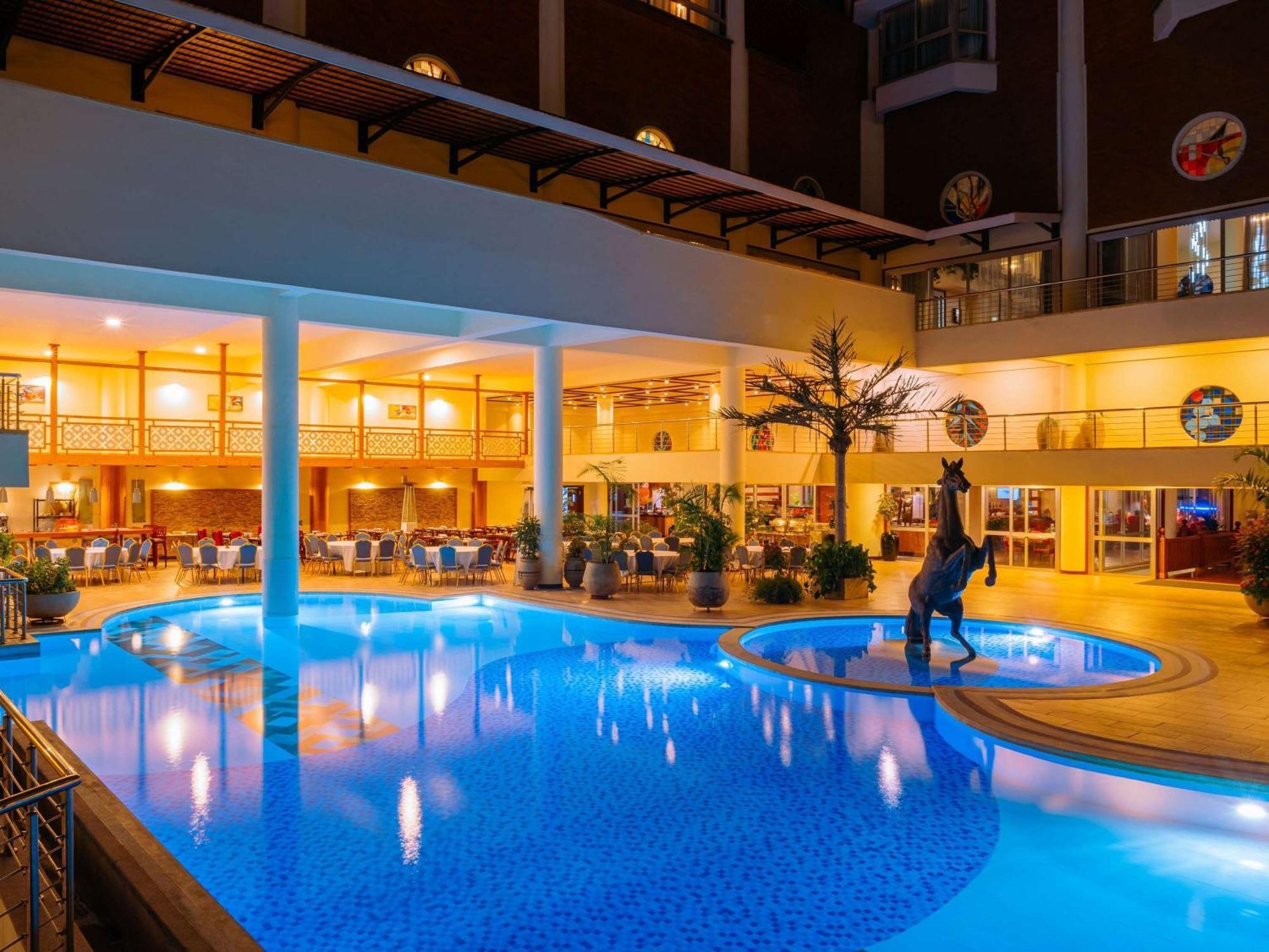 Moevenpick Hotel & Residences Nairobi Bagian luar foto