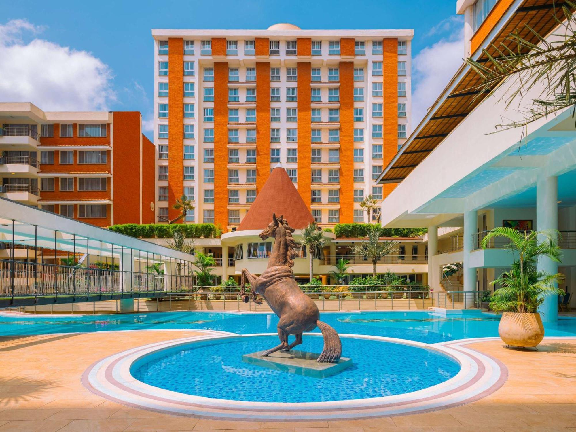 Moevenpick Hotel & Residences Nairobi Bagian luar foto