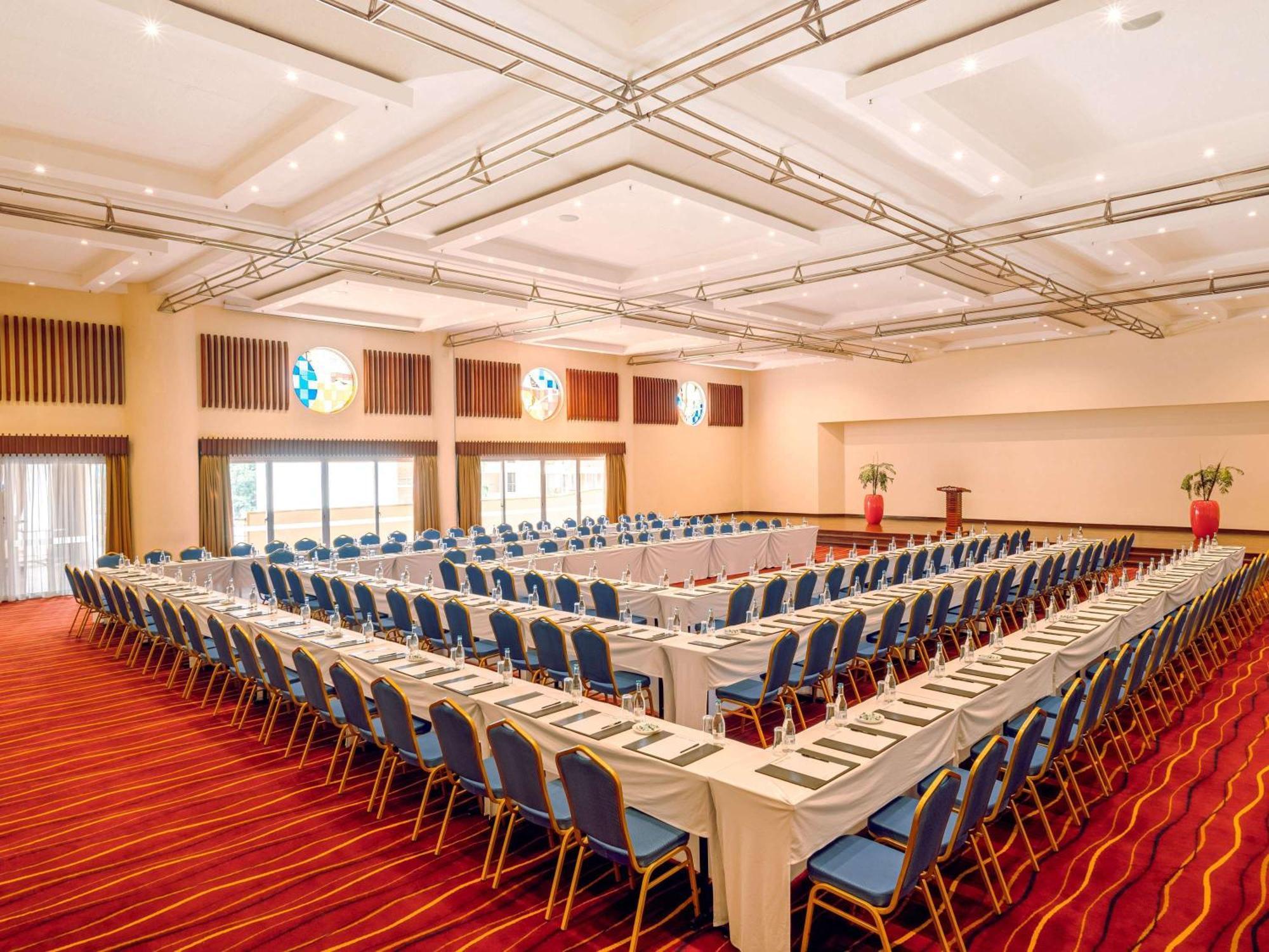 Moevenpick Hotel & Residences Nairobi Bagian luar foto