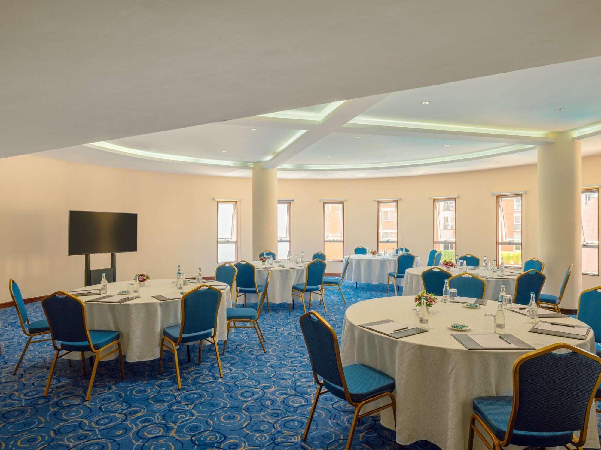 Moevenpick Hotel & Residences Nairobi Bagian luar foto