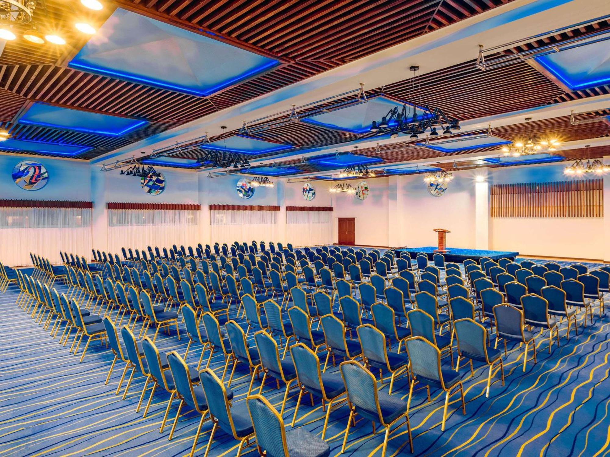 Moevenpick Hotel & Residences Nairobi Bagian luar foto