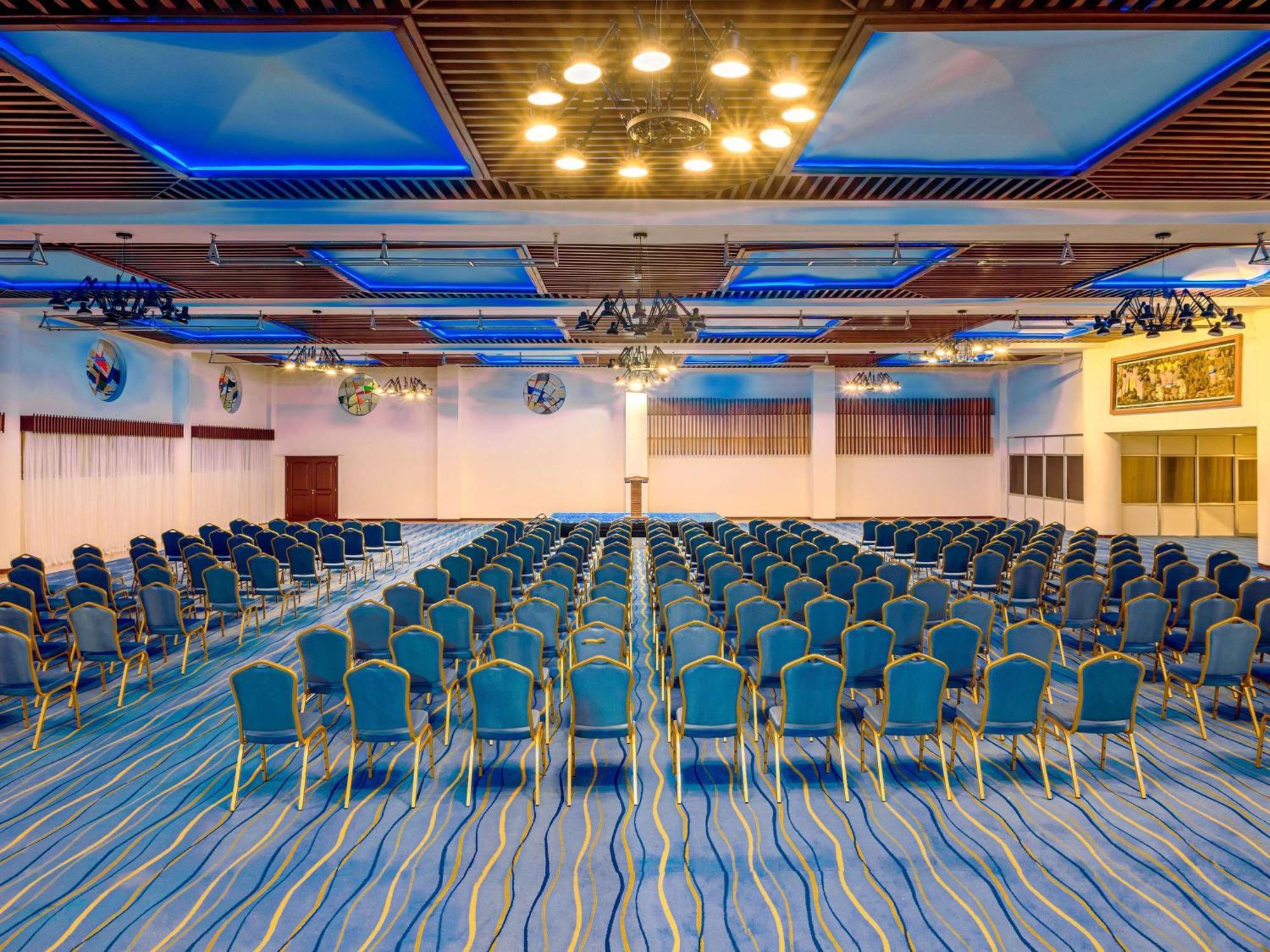 Moevenpick Hotel & Residences Nairobi Bagian luar foto