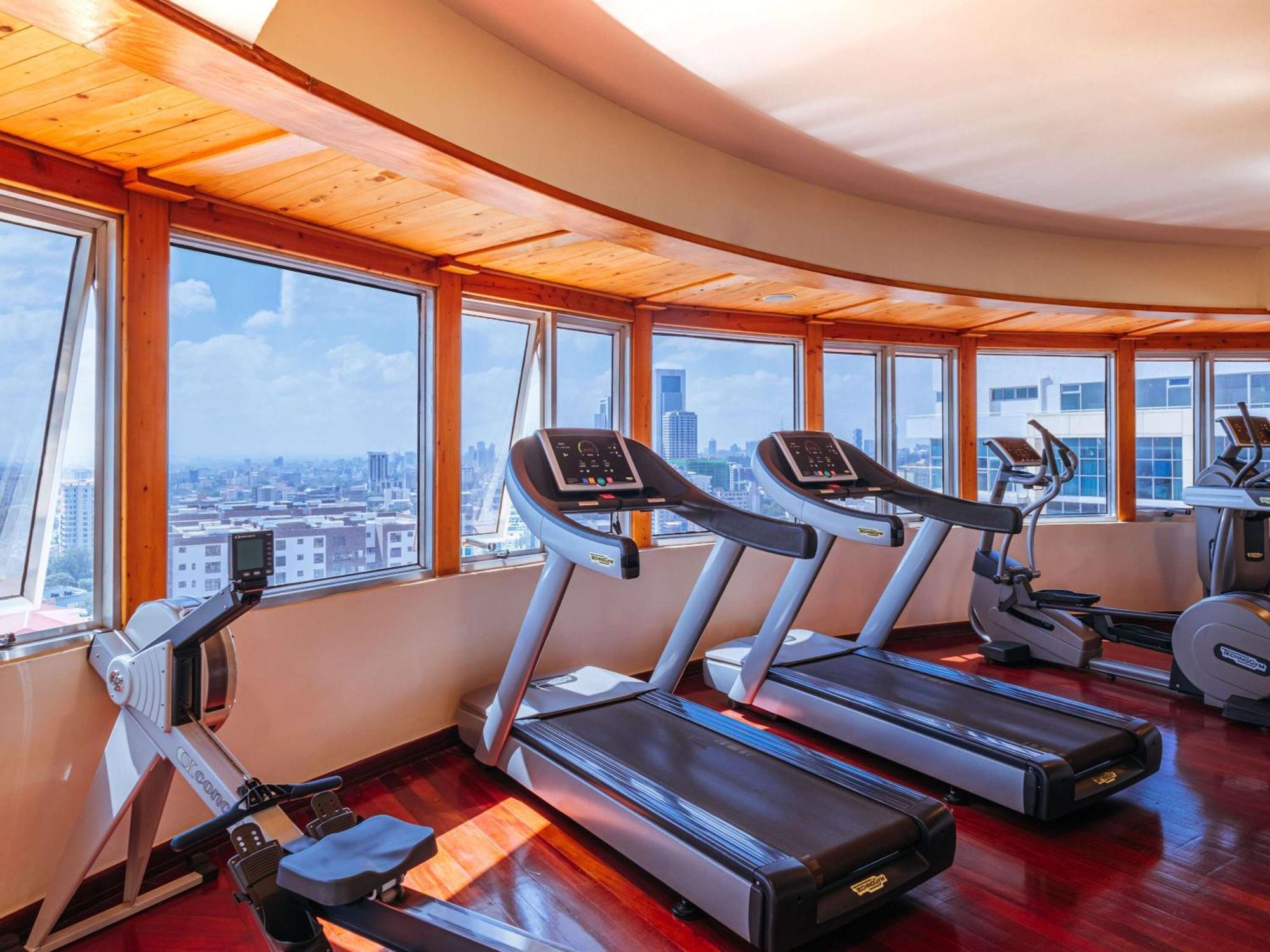 Moevenpick Hotel & Residences Nairobi Bagian luar foto