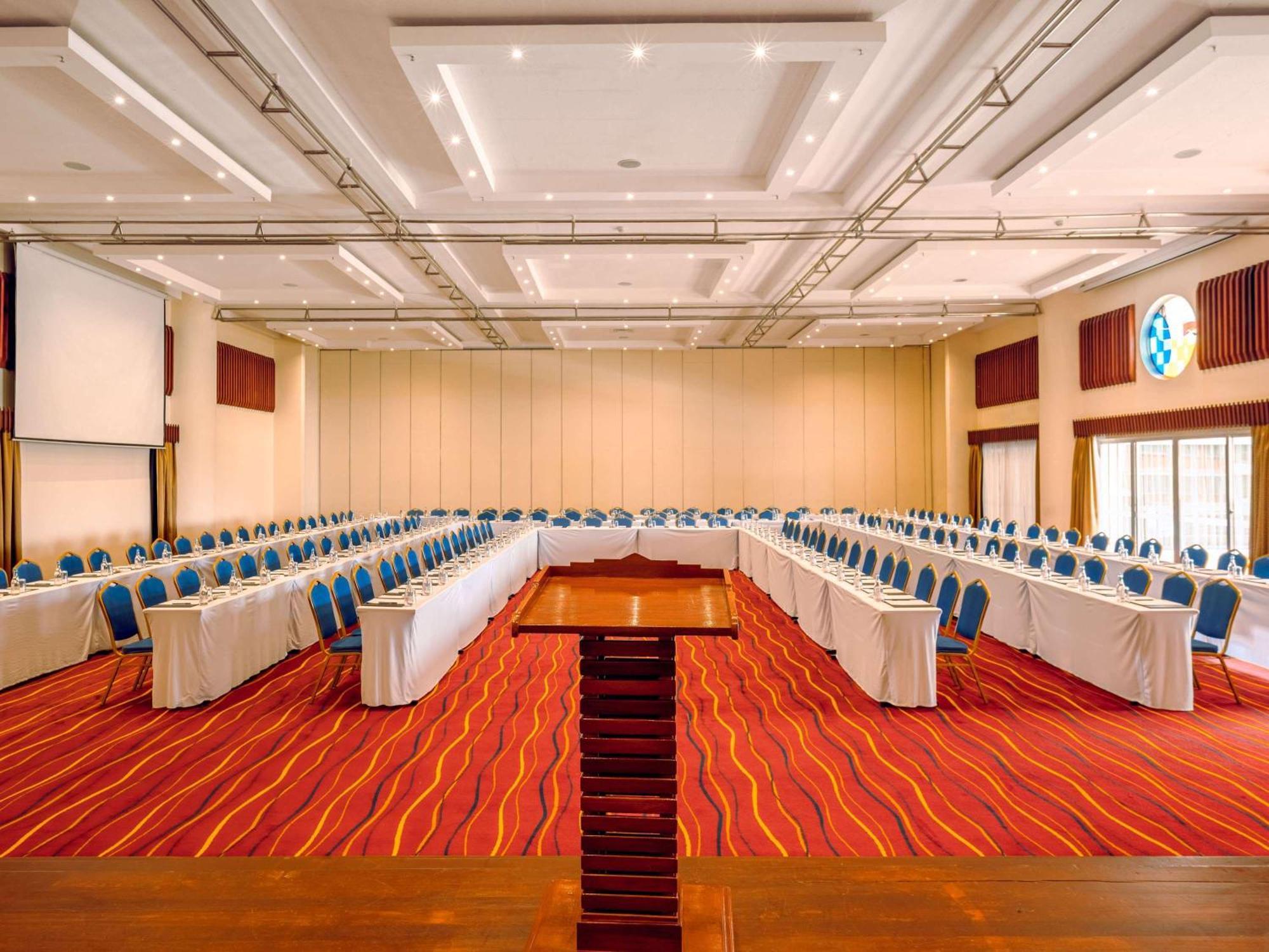Moevenpick Hotel & Residences Nairobi Bagian luar foto