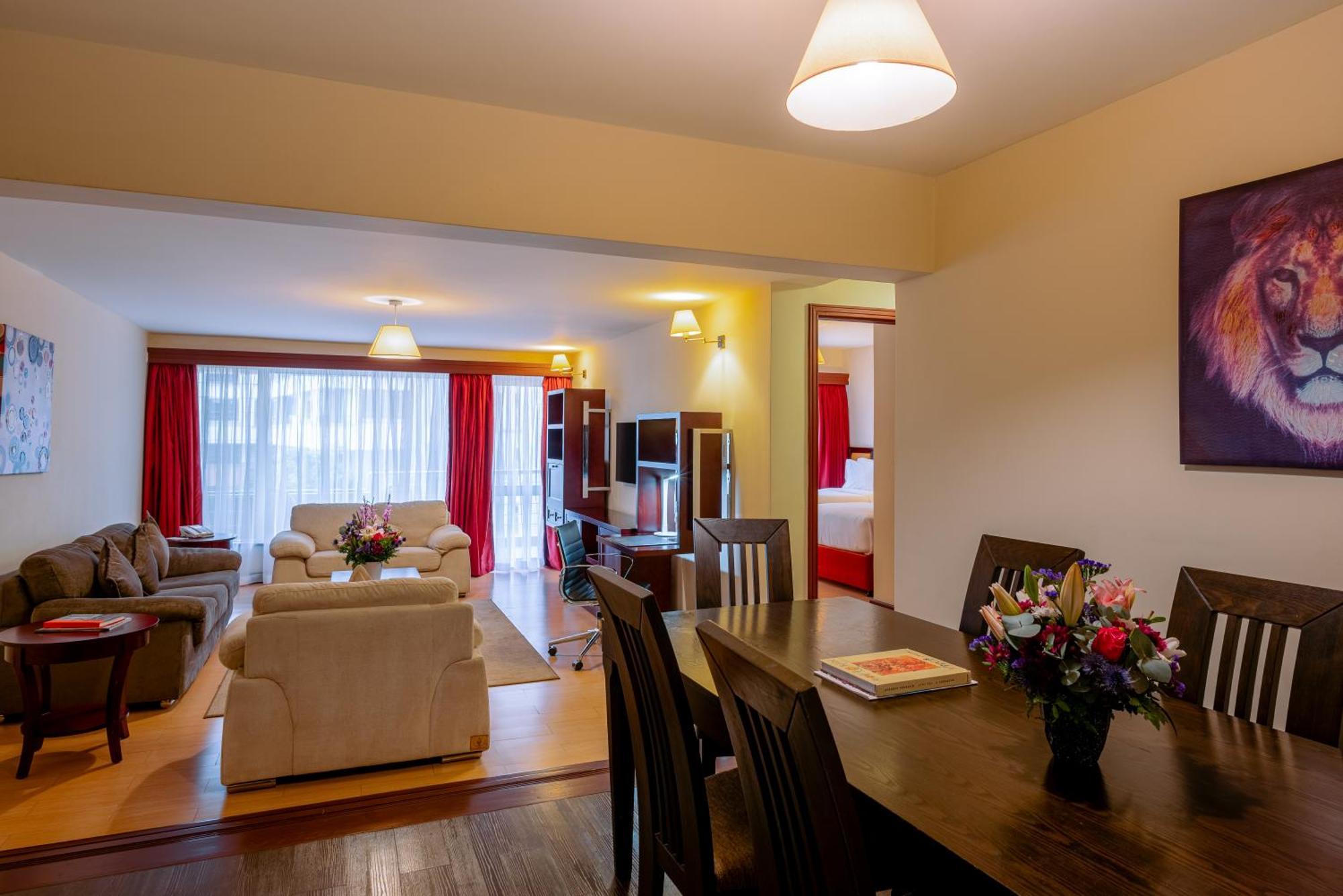 Moevenpick Hotel & Residences Nairobi Bagian luar foto